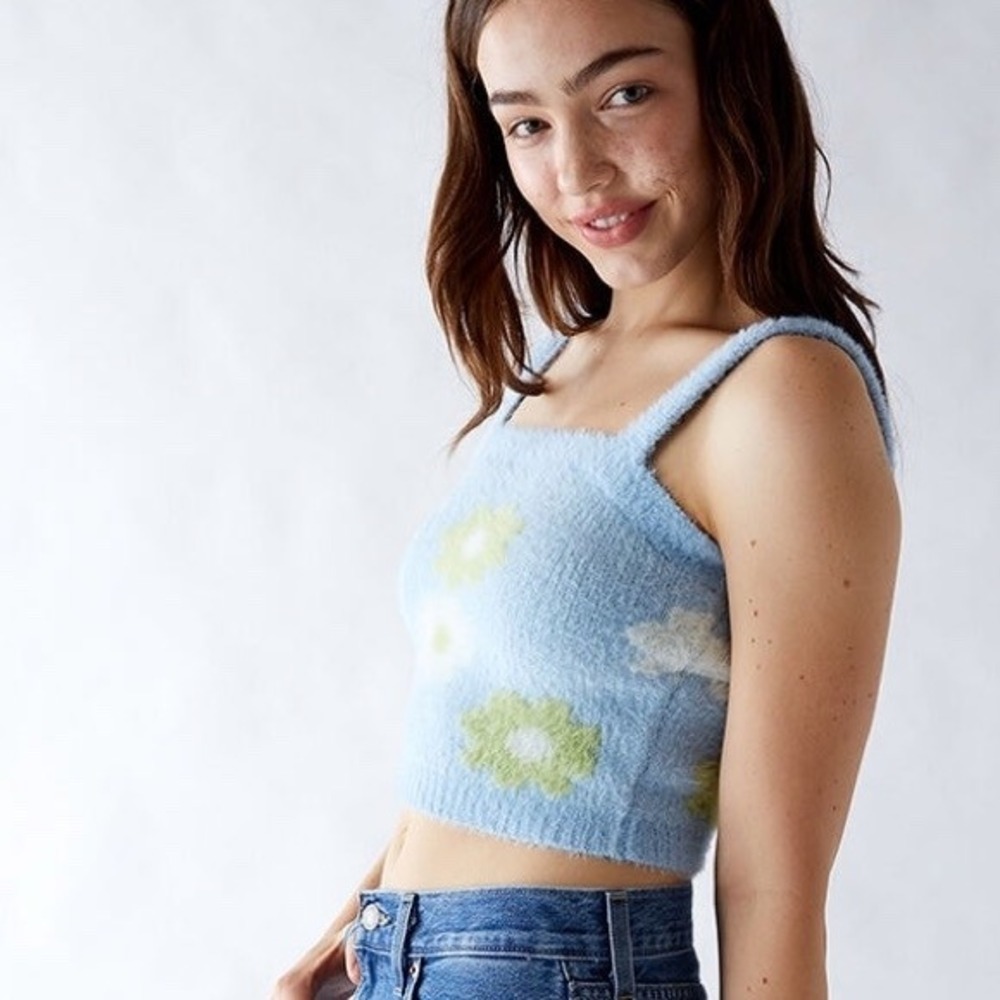Kendall & Kylie Blue Fuzzy Floral Knit Crop Top Camisole Small Baby‎ Blue Floral